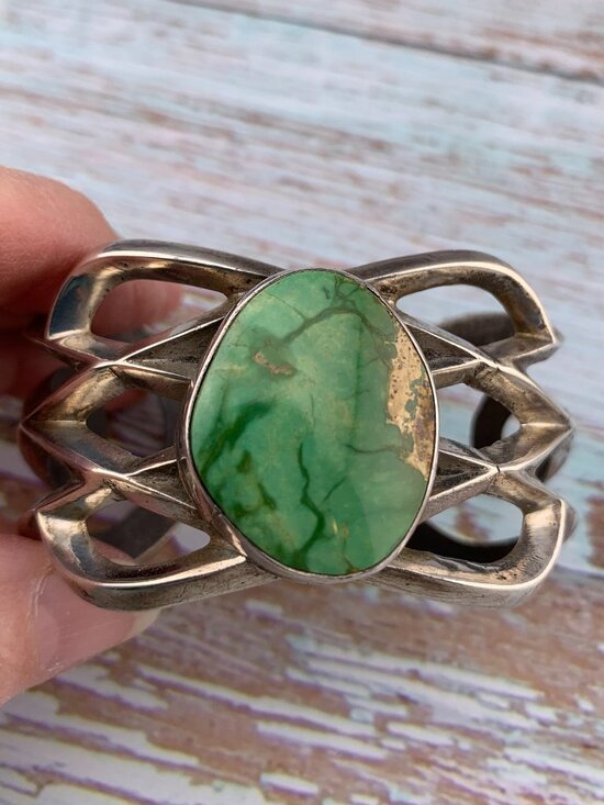 Green Turquoise Sterling Silver Sandcast Native American Cuff Bracelet J1418 - Picture 3 of 9